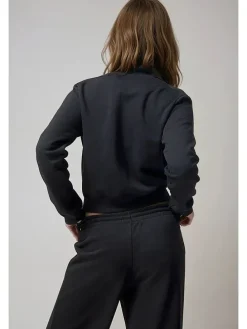 Bluza w kolorze czarnym