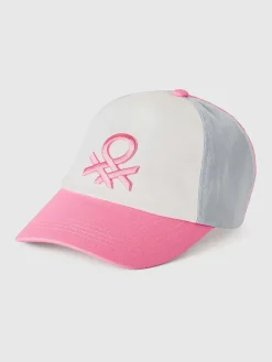 Czapka w kolorze biało-jasnoróżowym