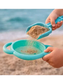 4-częściowy zestaw zabawek w różnych kolorach do piasku - 18 m+