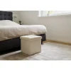 Hocker w kolorze kremowym ze schowkiem - 38 x 38 x 38 cm
