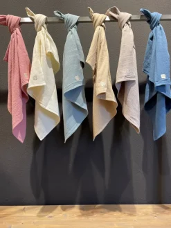Koc letni "Muslin" w kolorze jasnoróżowym - 75 x 100 cm