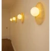 Lampa ścienna w kolorze beżowym - wys. 30 x Ø 10 cm