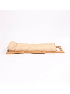 Leżak ogrodowy w kolorze jasnobrązowym - 66 x 110 x 48 cm