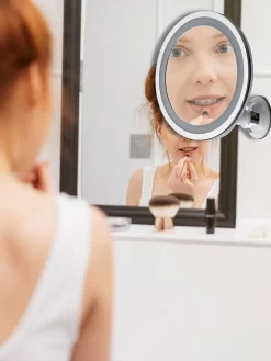 Lustro łazienkowe LED 