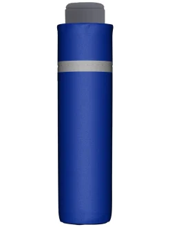 Parasol w kolorze niebieskim