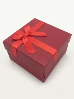 Pudełko prezentowe w kolorze czerwonym - 8 x 8 x 4 cm