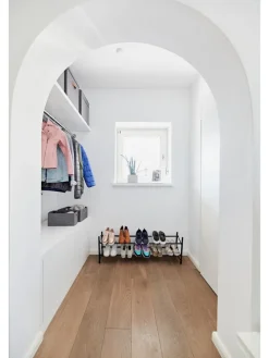 Regał "Loft" w kolorze czarnym na buty - 62-116 x 36 x 23 cm