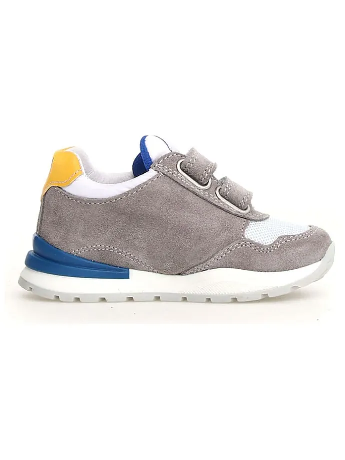 Skórzane sneakersy "Daudi" w kolorze szarym