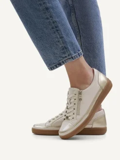 Skórzane sneakersy w kolorze kremowym