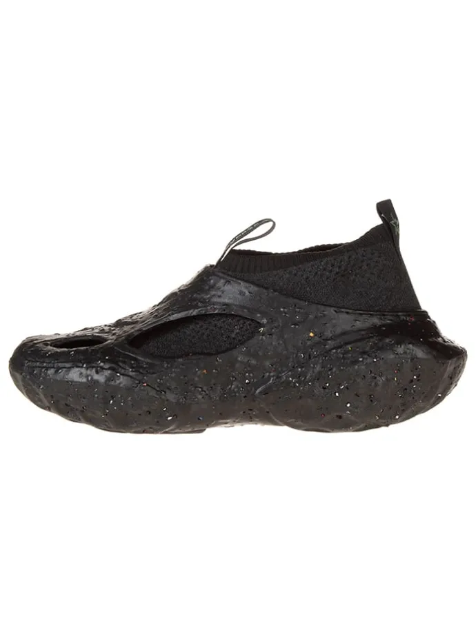 Slippersy w kolorze czarnym