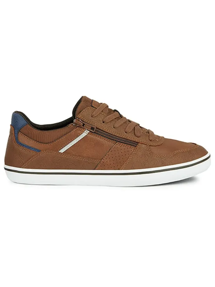 Sneakersy "Elver" w kolorze jasnobrązowym