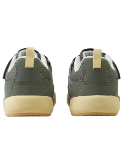 Sneakersy