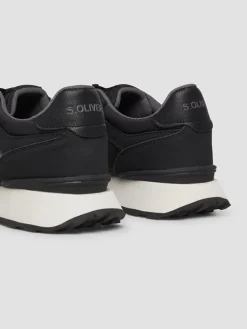 Sneakersy w kolorze czarnym