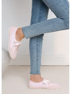 Sneakersy w kolorze jasnoróżowym
