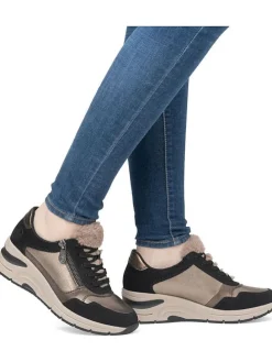 Sneakersy w kolorze złoto-jasnobrązowym na koturnie