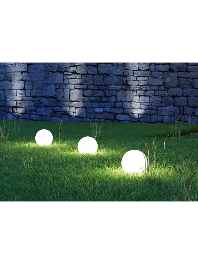 Solarna lampa ogrodowa LED w kolorze białym na trzonku - wys. 67,5 cm