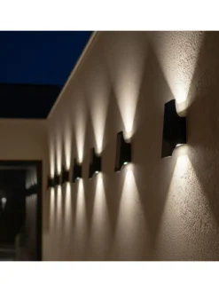 Solarna lampa zewnętrzna LED "Daylor" w kolorze czarnym - 9,4 x 20,8 x 6,4 cm
