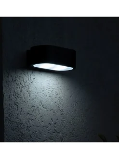 Solarna lampa zewnętrzna LED "Noxis" w kolorze czarnym - 17,7 x 5,7 x 11,2 cm