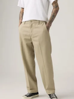 Spodnie chino w kolorze beżowym