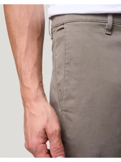 Spodnie chino w kolorze szarobrązowym