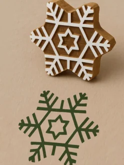 Stempel "Snowflake" w kolorze jasnobrązowo-białym - 7 x 7 cm