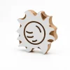 Stempel "Sun" w kolorze jasnobrązowo-białym - 7 x 7 cm