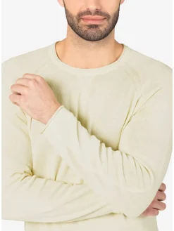 Sweter w kolorze beżowym