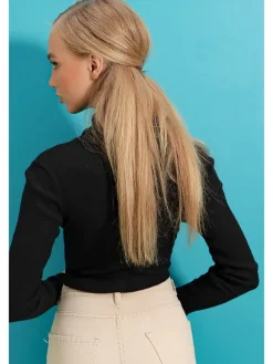 Sweter w kolorze czarnym
