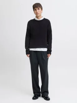 Sweter w kolorze czarnym