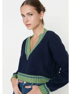 Sweter w kolorze granatowo-zielonym