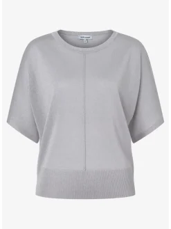 Sweter w kolorze jasnoszarym
