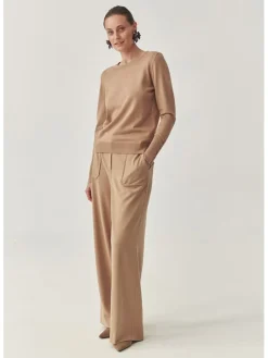 Sweter w kolorze karmelowym