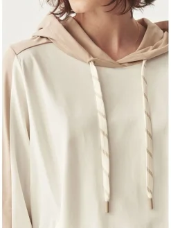 Sweter w kolorze kremowo-beżowym