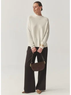 Sweter w kolorze kremowym