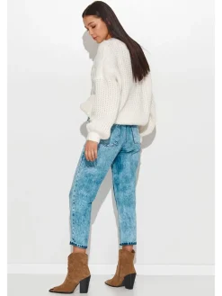Sweter w kolorze kremowym