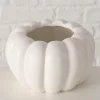 Wazon "Dima" w kolorze białym - wys. 10 x Ø 16 cm